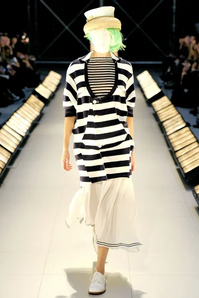 Look 3